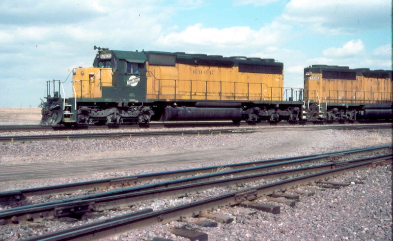 CNW 6906 leads this freight